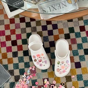 crocs platform classic bae clog (worn once and SOLD OUT ONLINE)